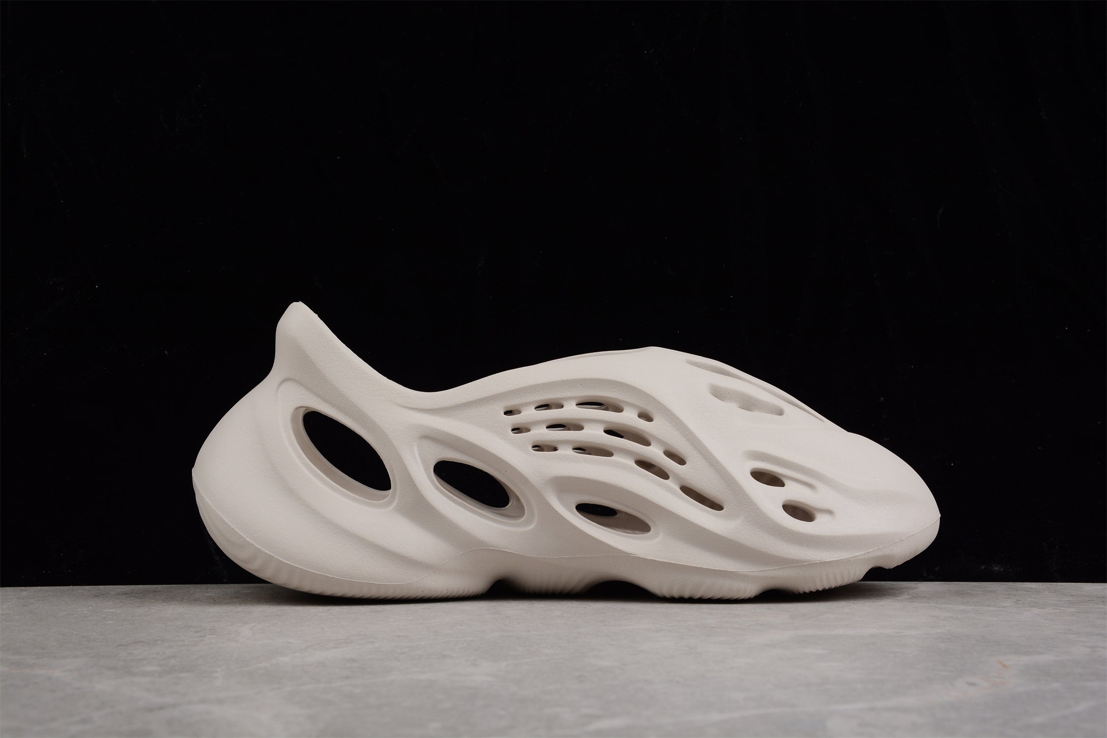 adidas yeezy foam rnnr ararat on feet